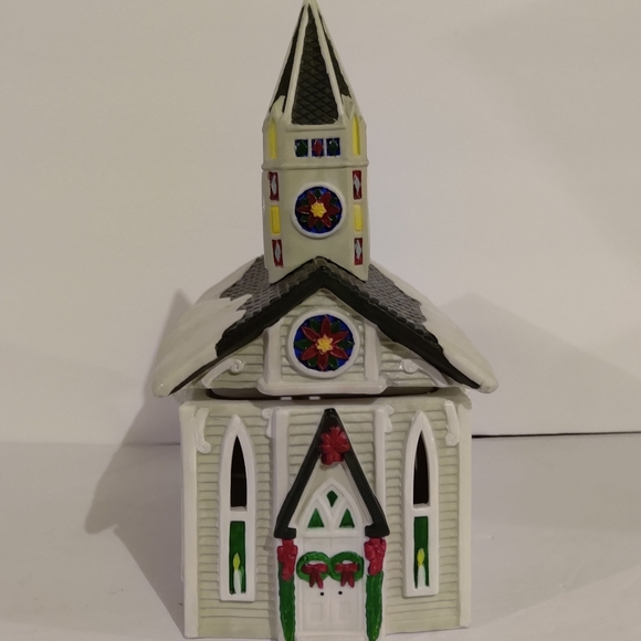 Hand Painted Victorian Church. "Christmas Memories", By Claire Burke. (1… - Picture 1 of 12